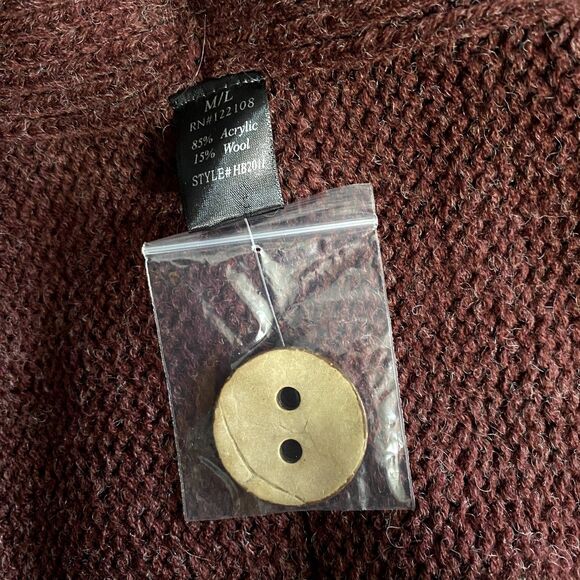 NWT‎ Mak B Wool Blend Scarf Maroon Red Button Infinity - Picture 4 of 4